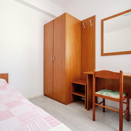 Charming Little Apartment Cilipi Exterior photo