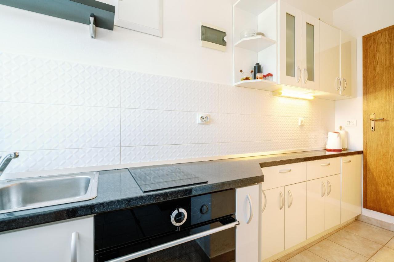 Charming Little Apartment Cilipi Exterior photo