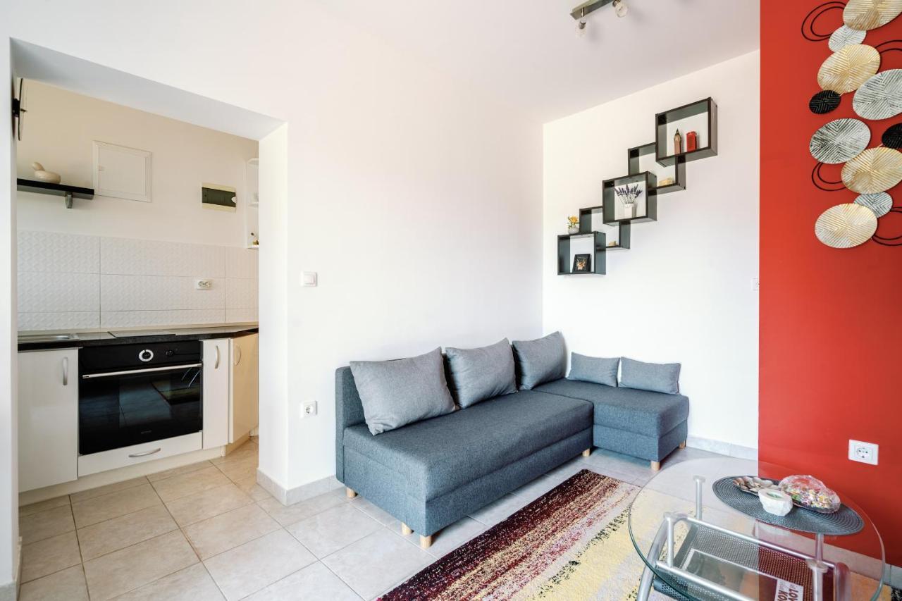 Charming Little Apartment Cilipi Exterior photo