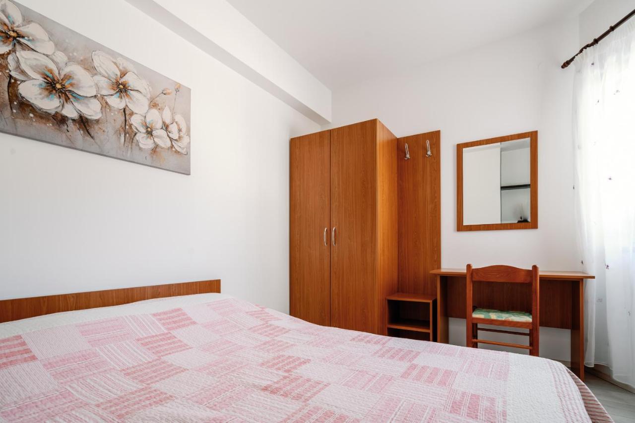 Charming Little Apartment Cilipi Exterior photo