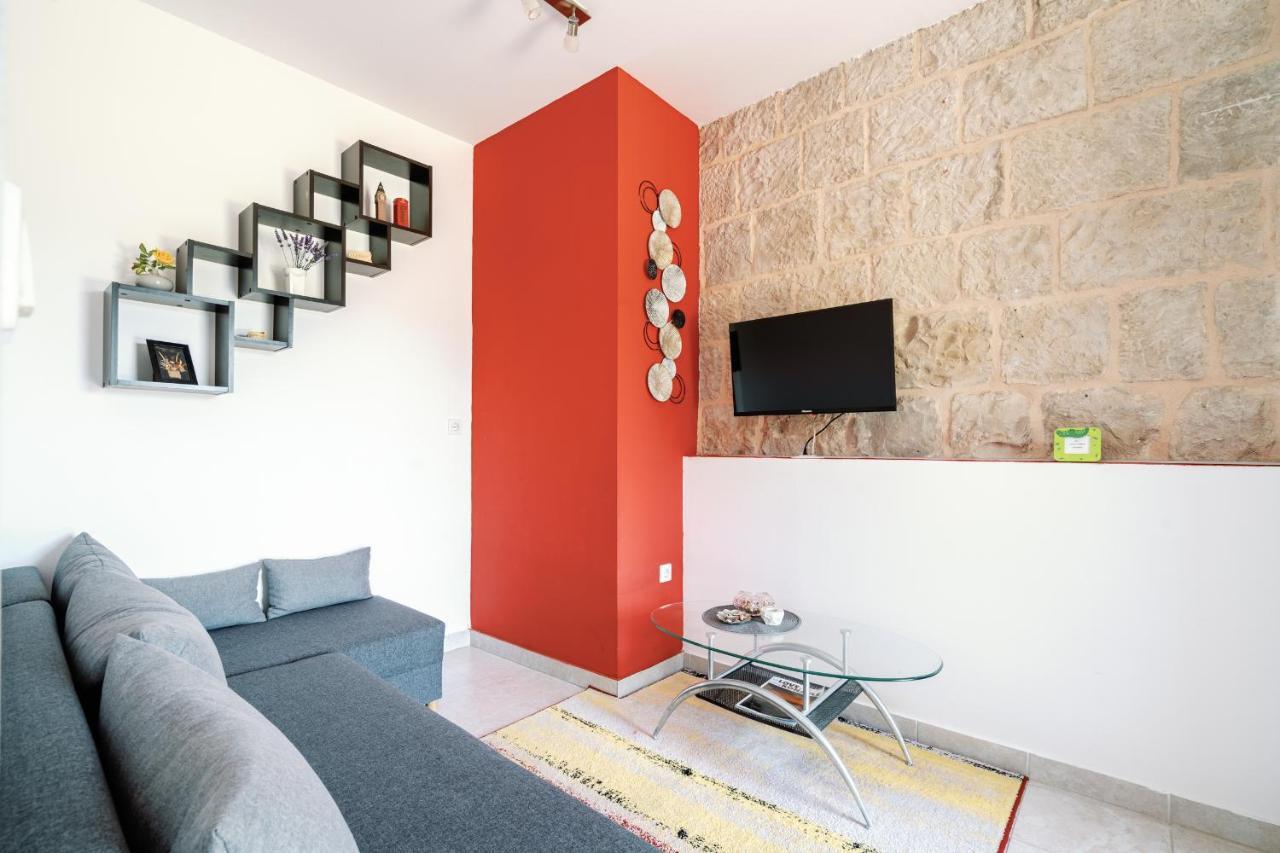 Charming Little Apartment Cilipi Exterior photo